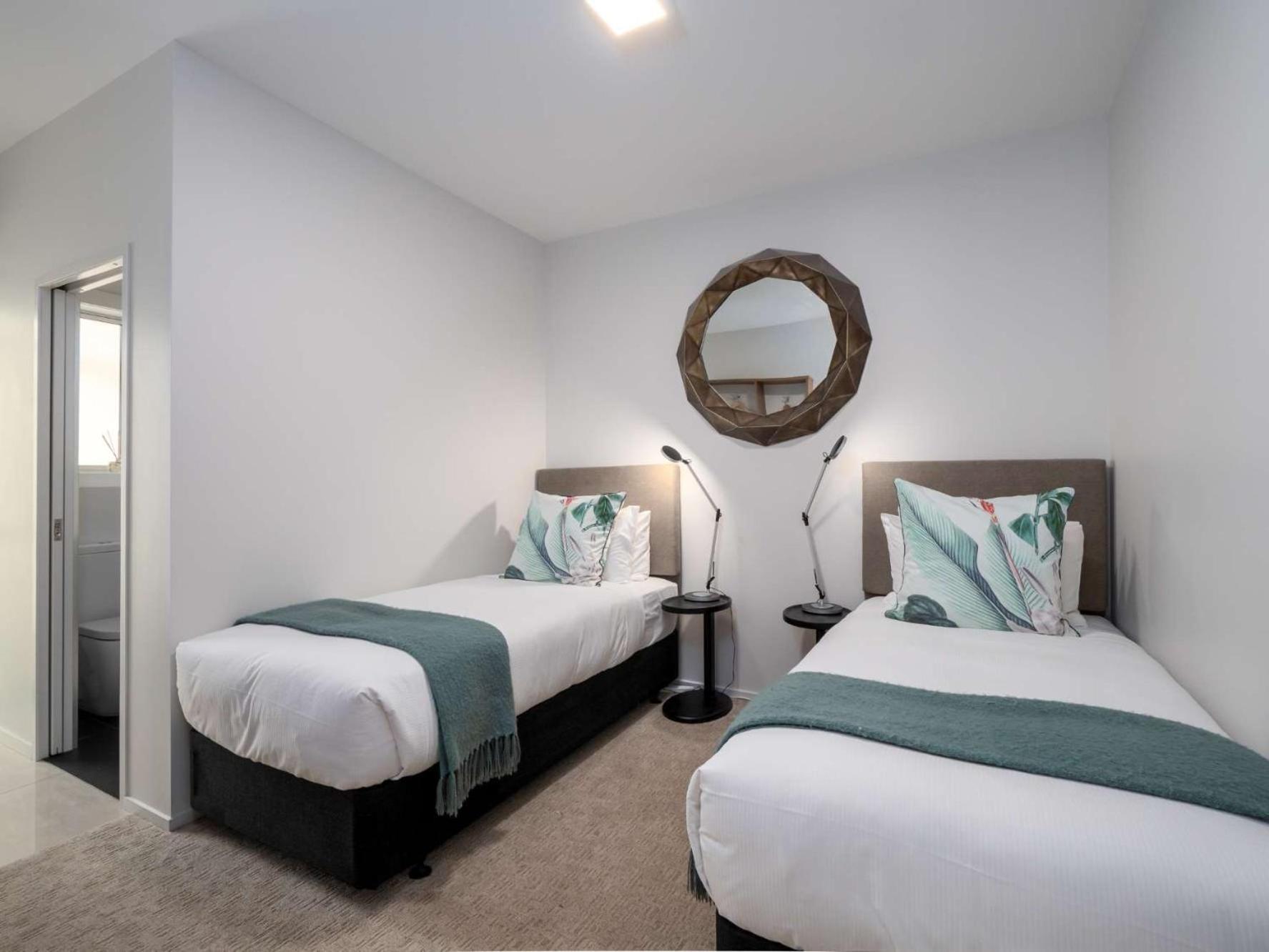 Papillon, A Relax It'S Done Luxury Holiday Home Queenstown Extérieur photo